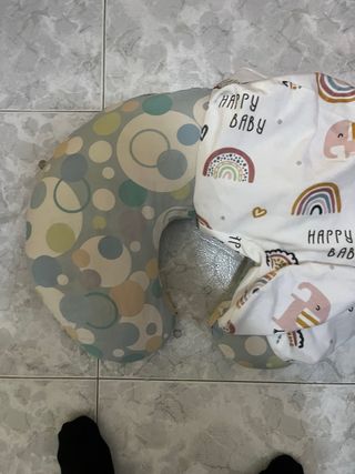 Cojín de lactancia con 2 fundas