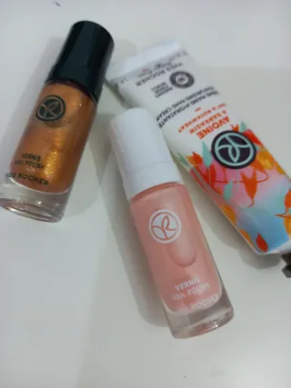 Yves Rocher Set Crema Mani & Smalto Oro e rosa