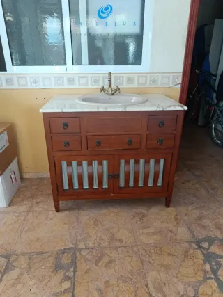 Mueble de baño madera y mármol