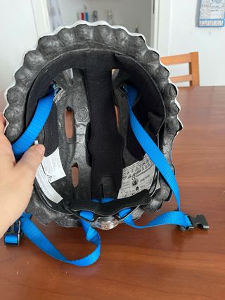 Casco de bici infantil tiburón azul