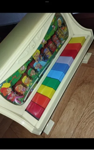 Piano de Juguete Musical con Figuras