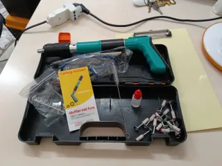 Sparachiodi con ricambi e occhiali