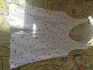 Camiseta tirantes con estampado de limones