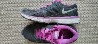 Zapatillas Nike Mujer Negras y Rosas Running