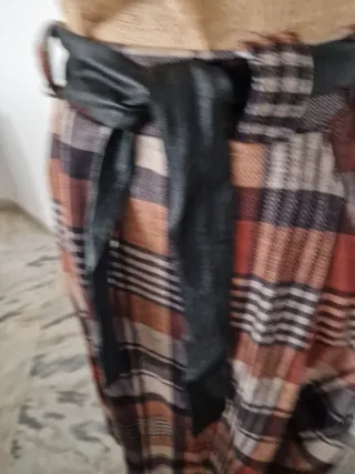 Falda a cuadros tonos marrones, negro, beige..