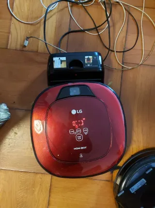 Robot Aspirador LG HOM-BOT Rojo