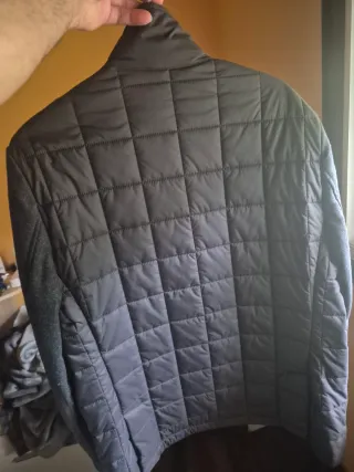 Chaqueta americana gris acolchada