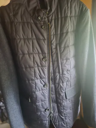 Chaqueta americana gris acolchada