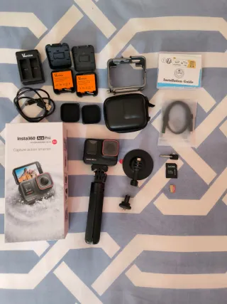 Cámara Insta360 Ace Pro + Accesorios