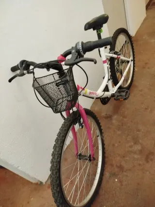 Bicicleta niña rosa y blanca