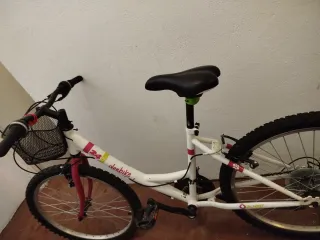 Bicicleta niña rosa y blanca