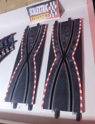 Scalextric Compact. Pack pistas Cruce