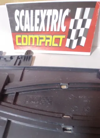 Scalextric Compact. Pack pistas Cruce