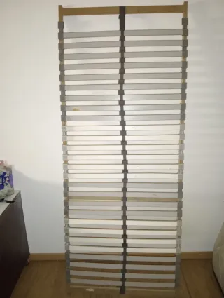 Estrados para cama de madeira e plástico