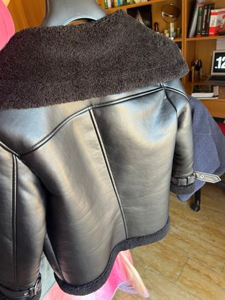 Giacca montone nera Stradivarius