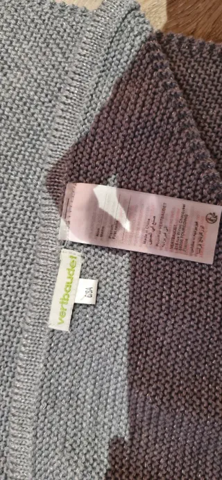 Gorro y bufanda gris tejido