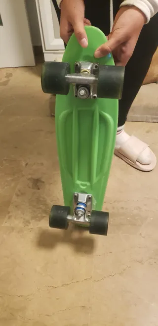 Monopatin infantil verde