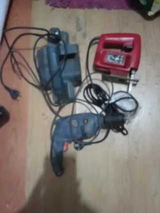 Taladro, caladora y cepillo