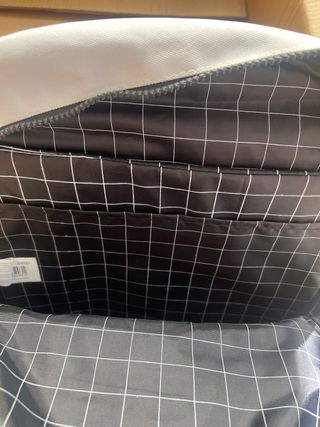 Mochila BT21 Negra con Estampado Multicolor