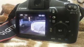 Cámara Canon EOS 1100D con objetivo 18-55mm