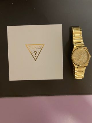 Reloj Guess Dorado