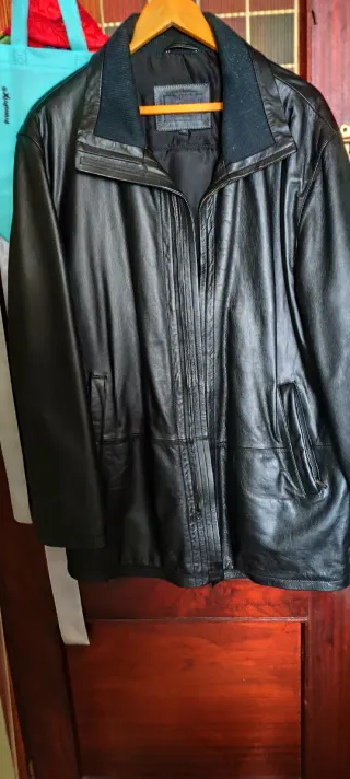 Chaquetón de cuero auténtico negro