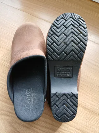 Zuecos piel de nobuk