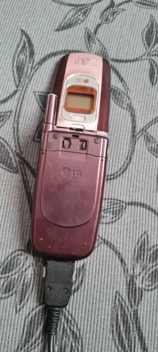 Cellulare LG rosa