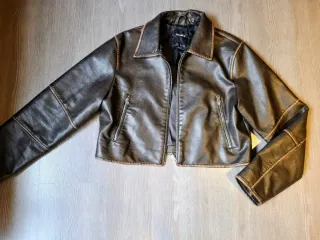 Chaqueta Biker Pull & Bear Negra/Marrón