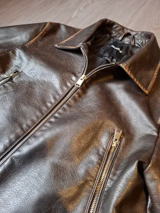 Chaqueta Biker Pull & Bear Negra/Marrón