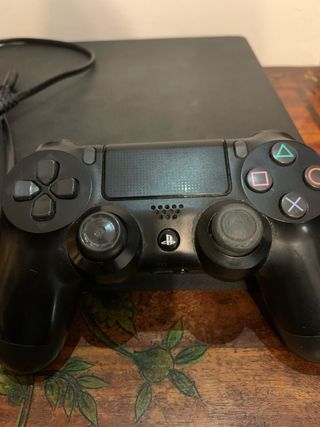 PlayStation 4 Slim Nera