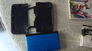 Nintendo 3DS XL Blu con Mario Kart 7