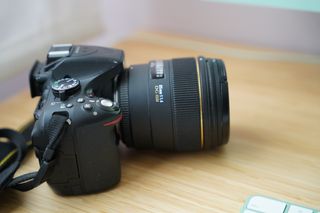 Cámara Nikon D5200 + Sigma 85mm f/1.4