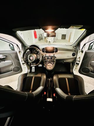 Abarth 695 70 Aniversario