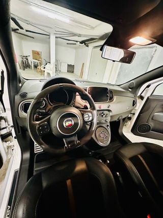 Abarth 695 70 Aniversario