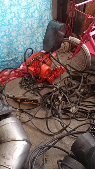 Se vende Polipasto Eléctrico y Accesorios 650€