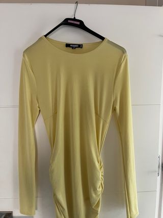 Vestido amarillo manga larga fruncido