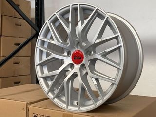 4 LLANTAS MAM RS4 8x18 5x112 et45 PLATA