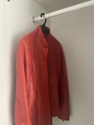 Chaqueta de cuero roja