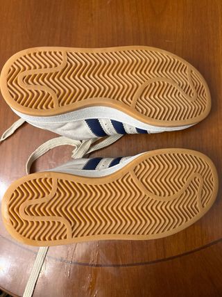 Tenis Adidas Beige y Azul