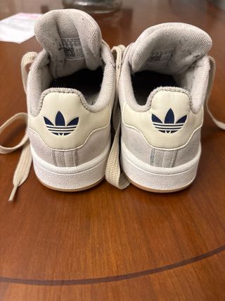 Tenis Adidas Beige y Azul