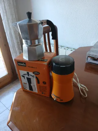 Lote Cafetera Italiana Monix y Molinillo Moulinex