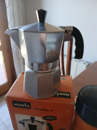 Lote Cafetera Italiana Monix y Molinillo Moulinex