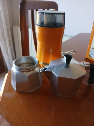 Lote Cafetera Italiana Monix y Molinillo Moulinex