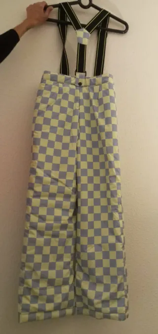 Peto de nieve a cuadros Zara. Talla 13-14 años