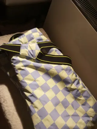 Peto de nieve a cuadros Zara. Talla 13-14 años