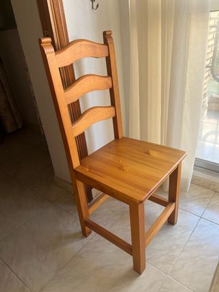 Silla de madera estilo rústico