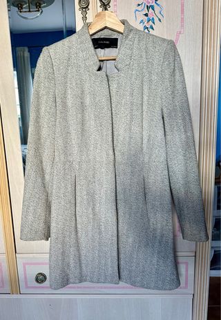 Abrigo Zara gris espiga