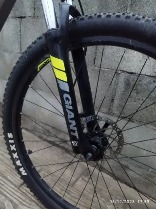 Bicicleta da Montagna Giant Talon