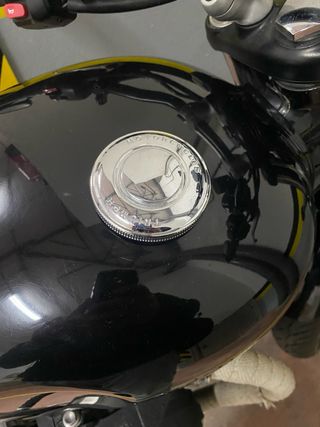 TRIUMPH STREET TWIN 900